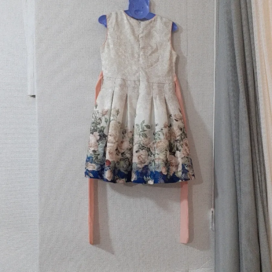 پیراهن دخترانه