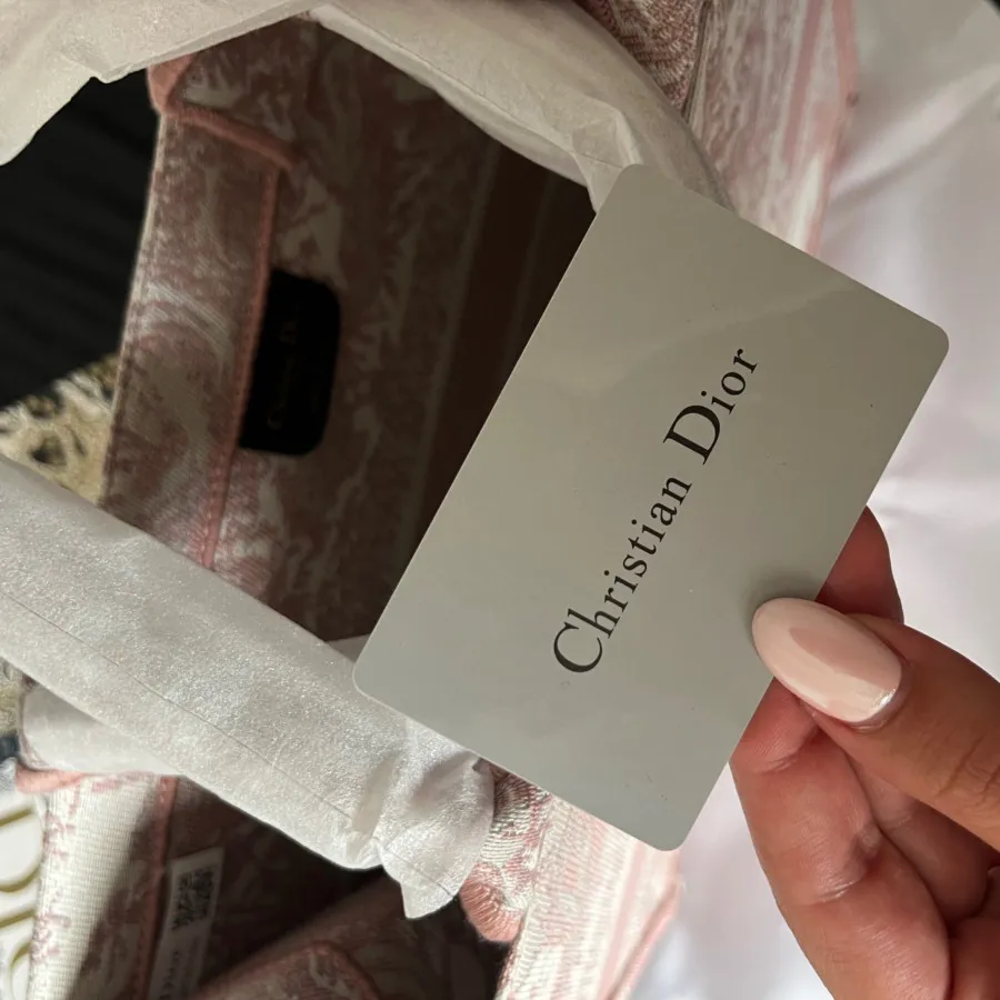 کیف صورتی دیور