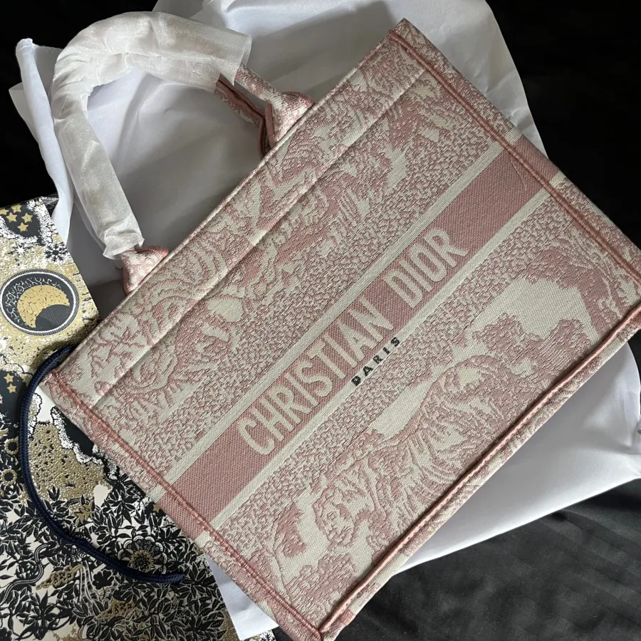 کیف صورتی دیور