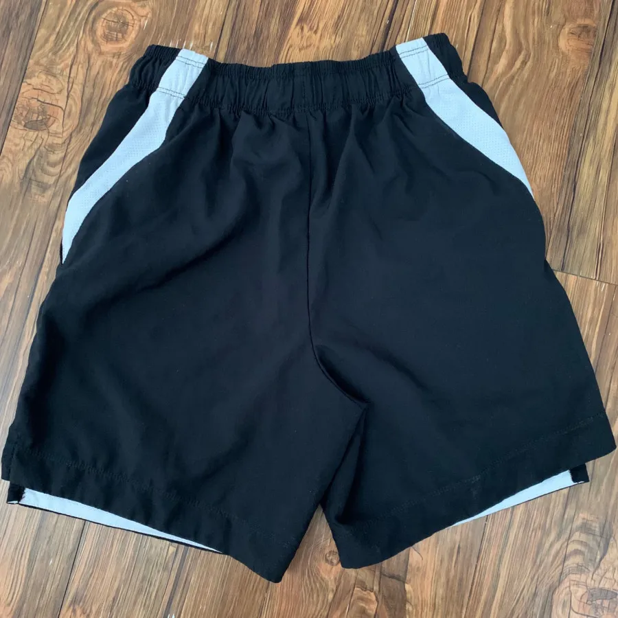 شلوارک ورزشی