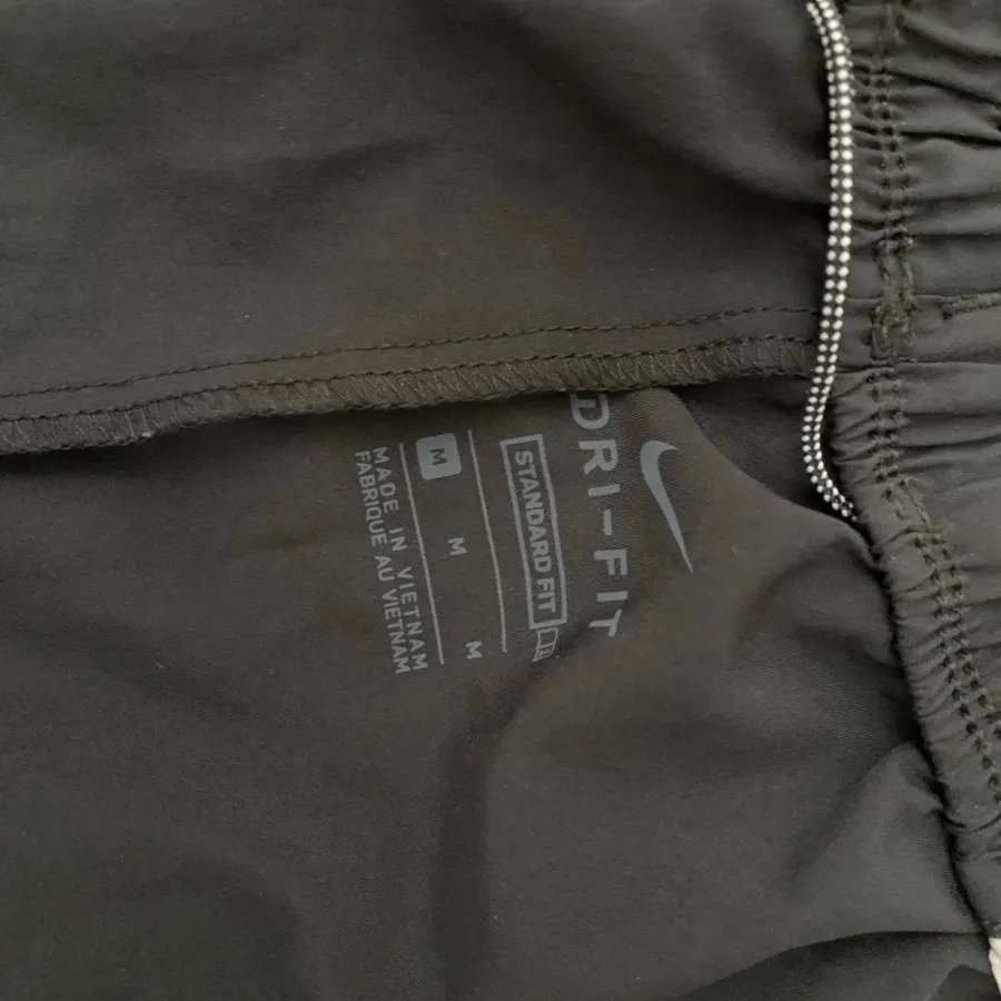 شلوارک ورزشی