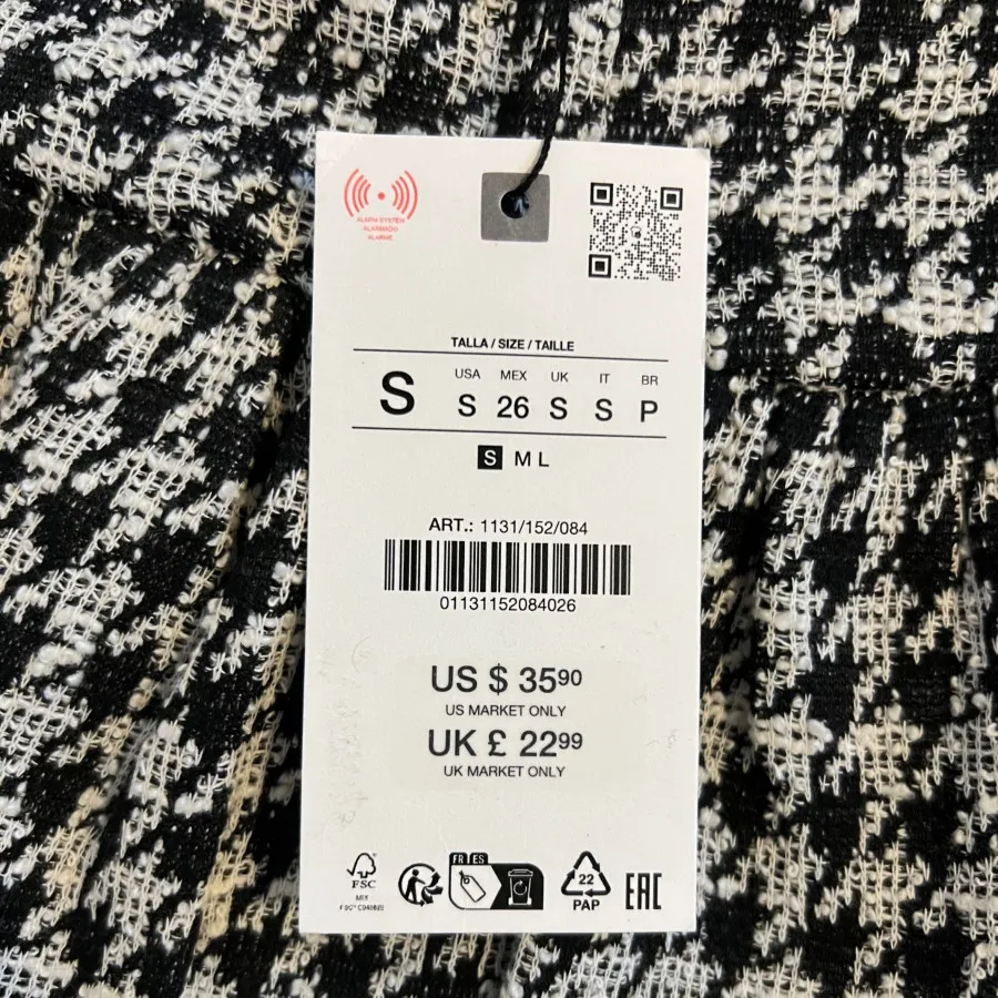 دامن کوتاه ب*ر*ن*د