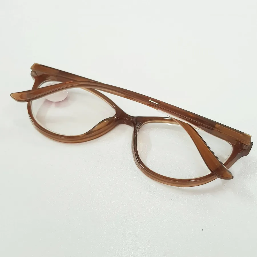 عینک طبی زنانه نزدیک بین