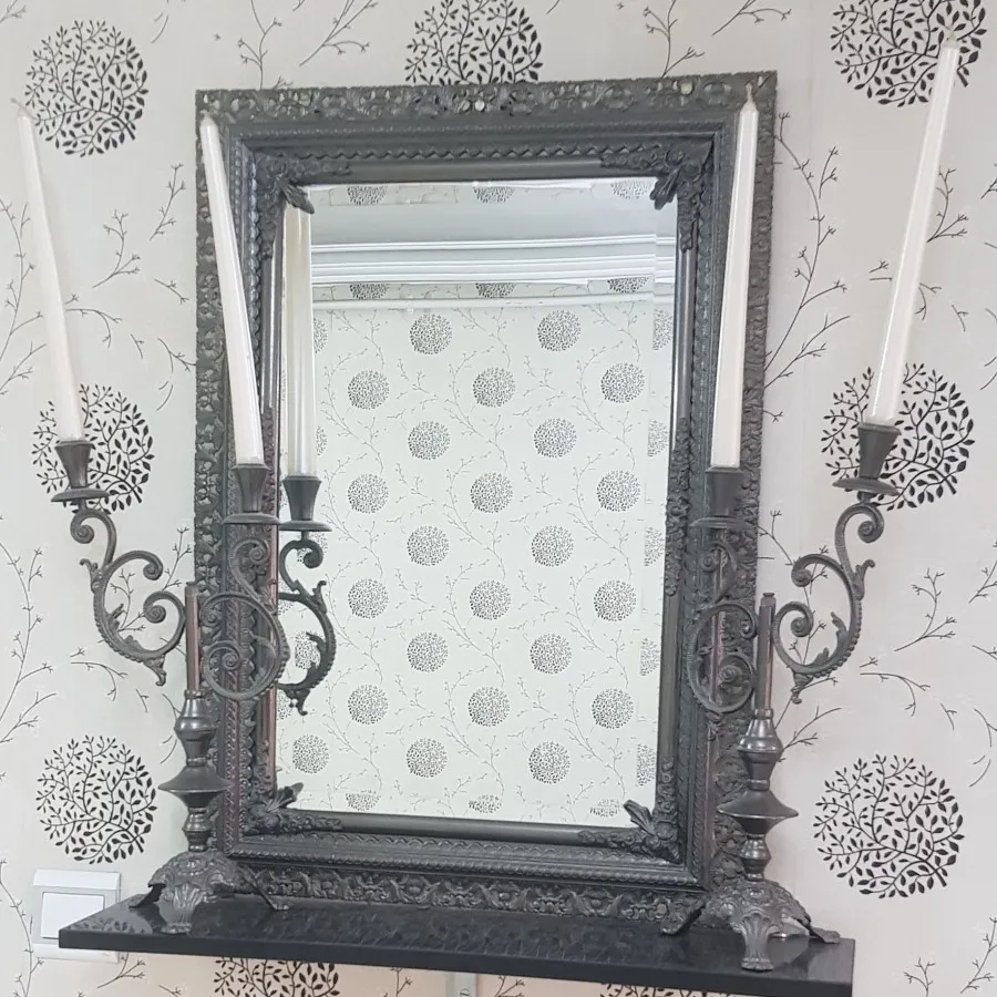 آینه و شمعدون