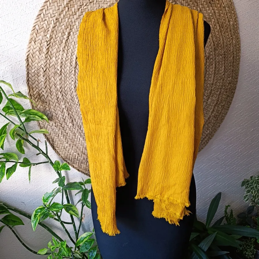 شال خردلی رنگ