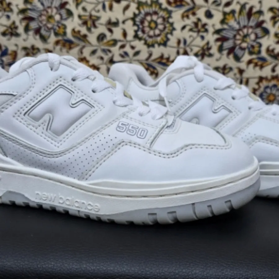 کتونی نیوبالانس 550