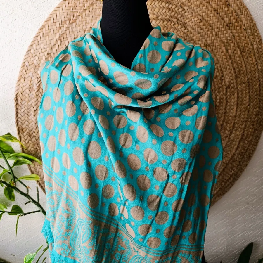 شال فیروزه ای
