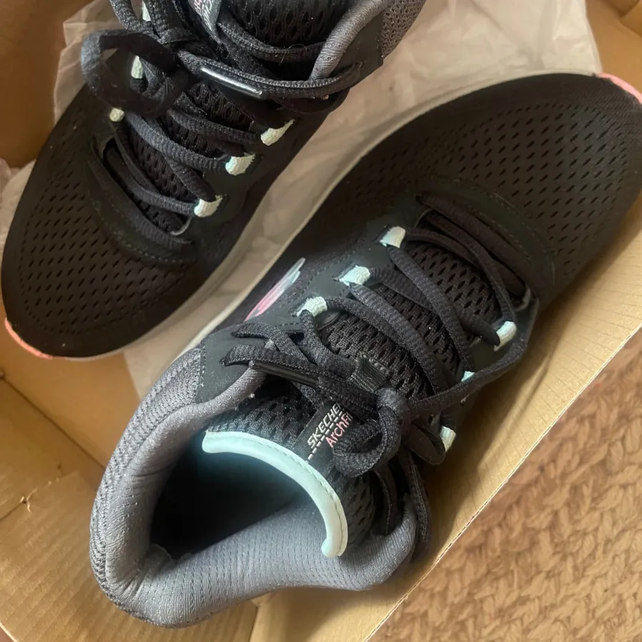 کتونی اسکچرز