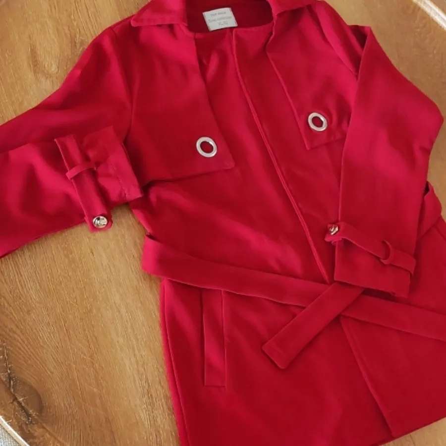 مانتو جلو باز