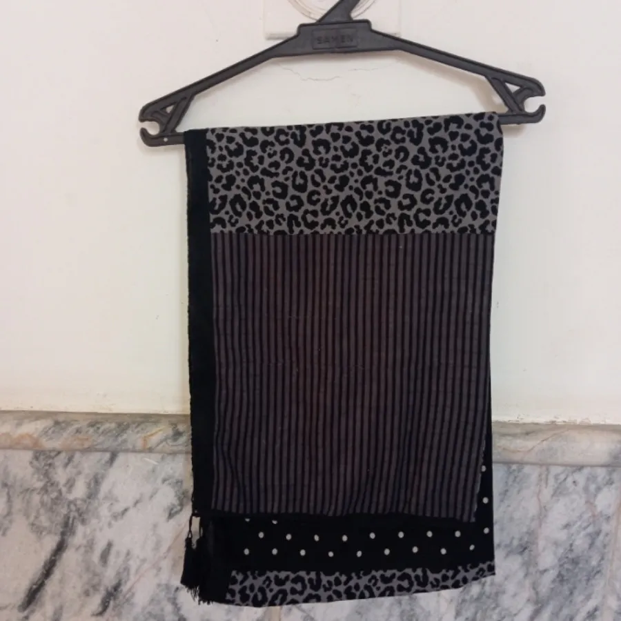 شال نخی منگوله دار