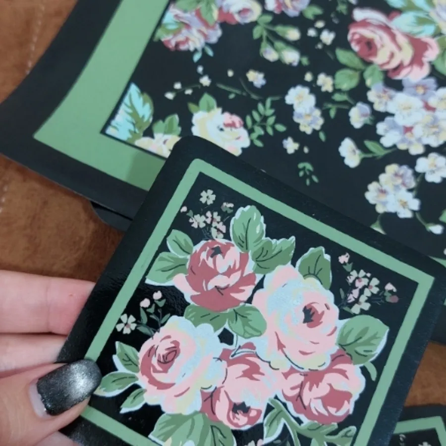 زیر بشقابی و لیوان