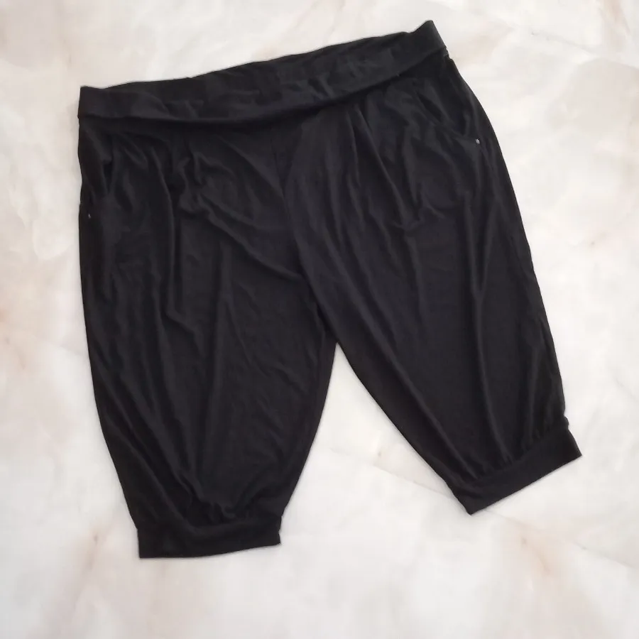 شلوارک زنانه