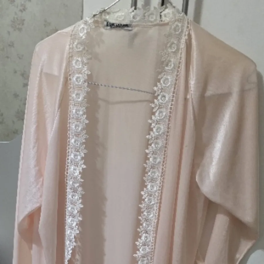 بلوز  و مانتو و ساحلی