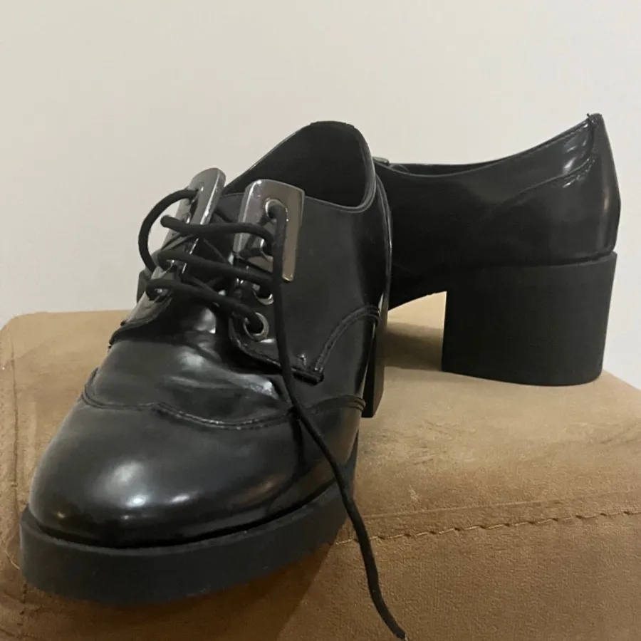 کفش مشکی استرادیواریوس