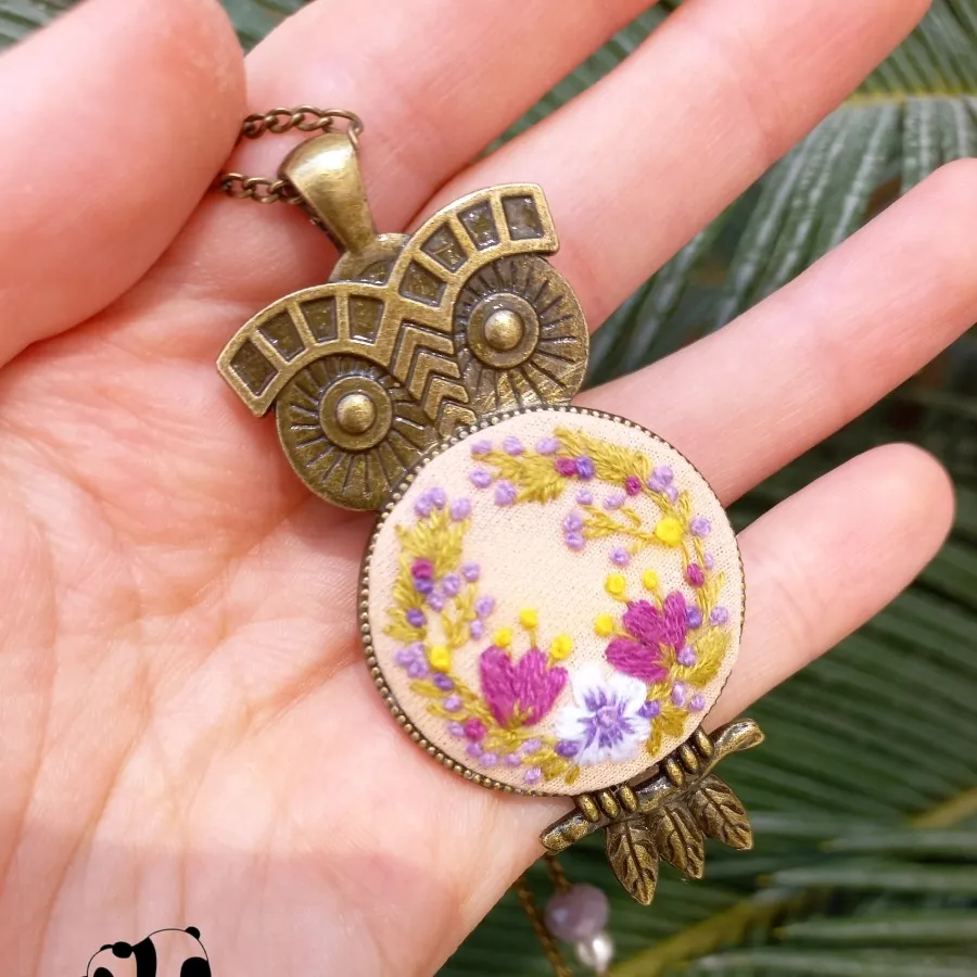 گردنبند رو مانتویی