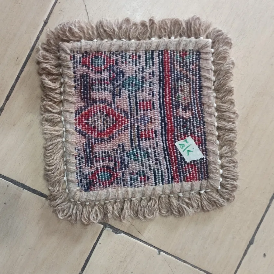 فرش روی صندلی