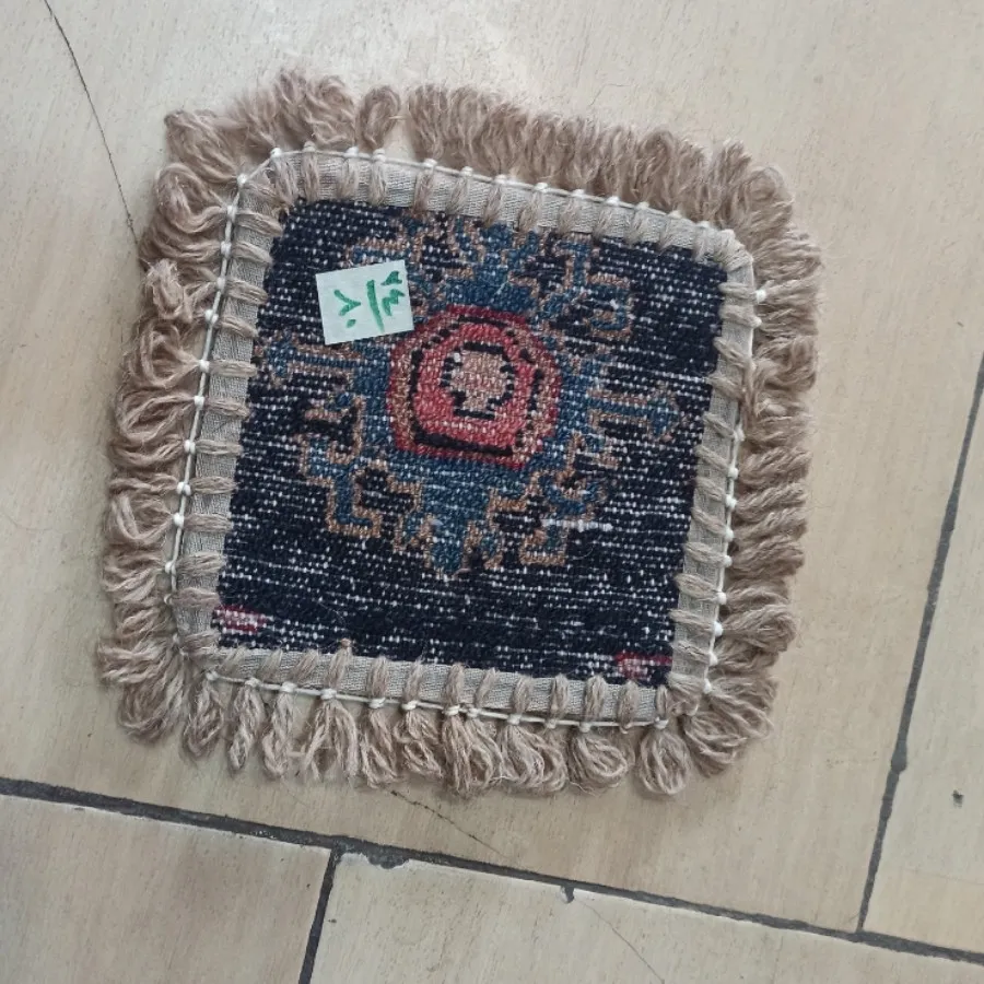 فرش روی صندلی