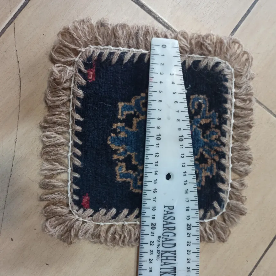 فرش روی صندلی