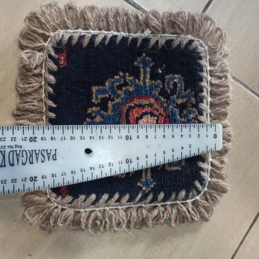 فرش روی صندلی