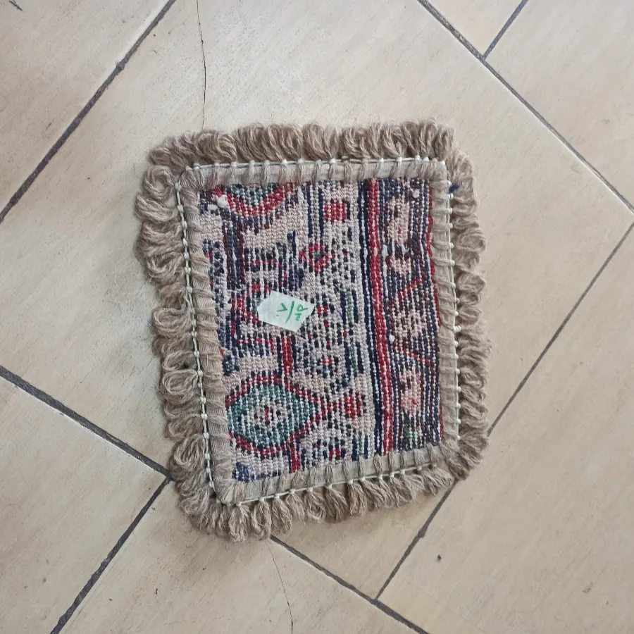 فرش روی صندلی