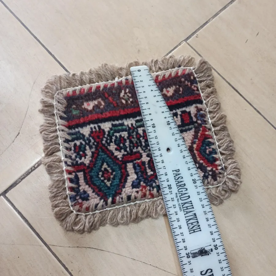 فرش روی صندلی