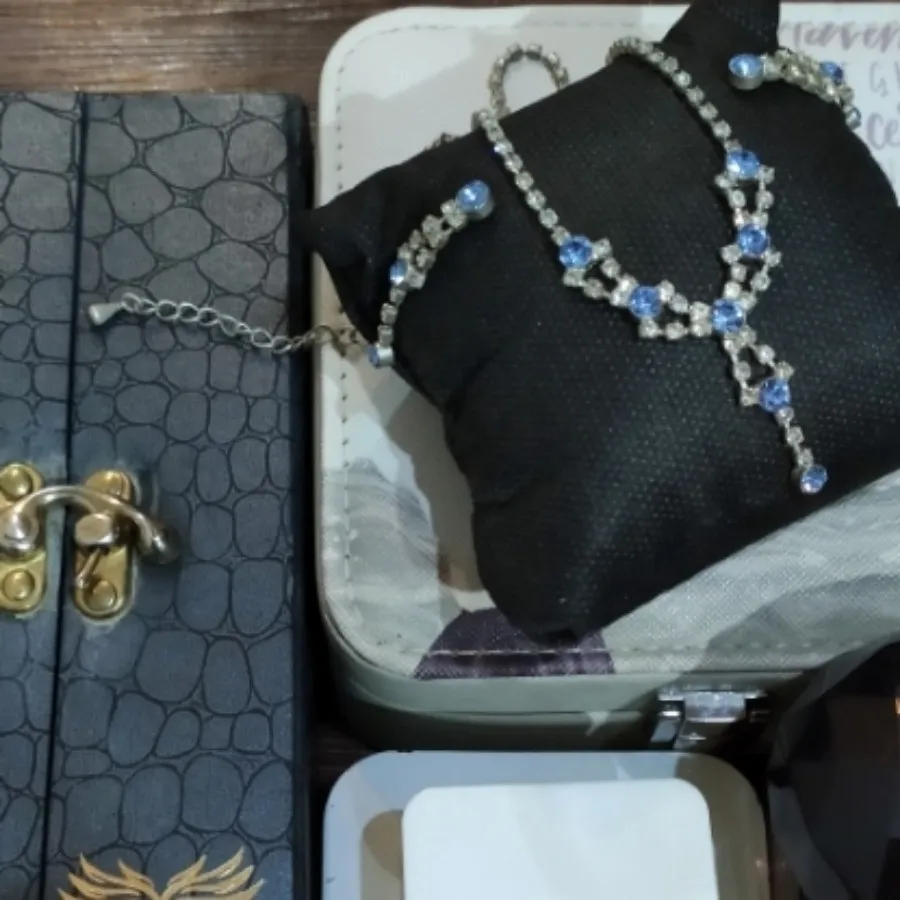 جواهر و جا جواهری