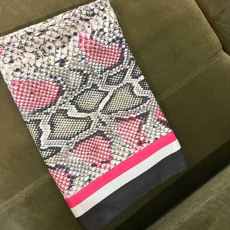 شال نخی پوست ماری