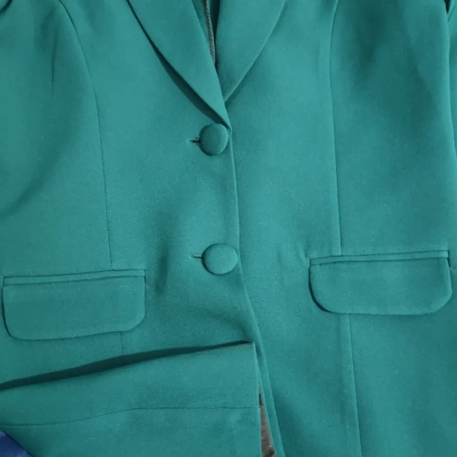 مانتو اداری