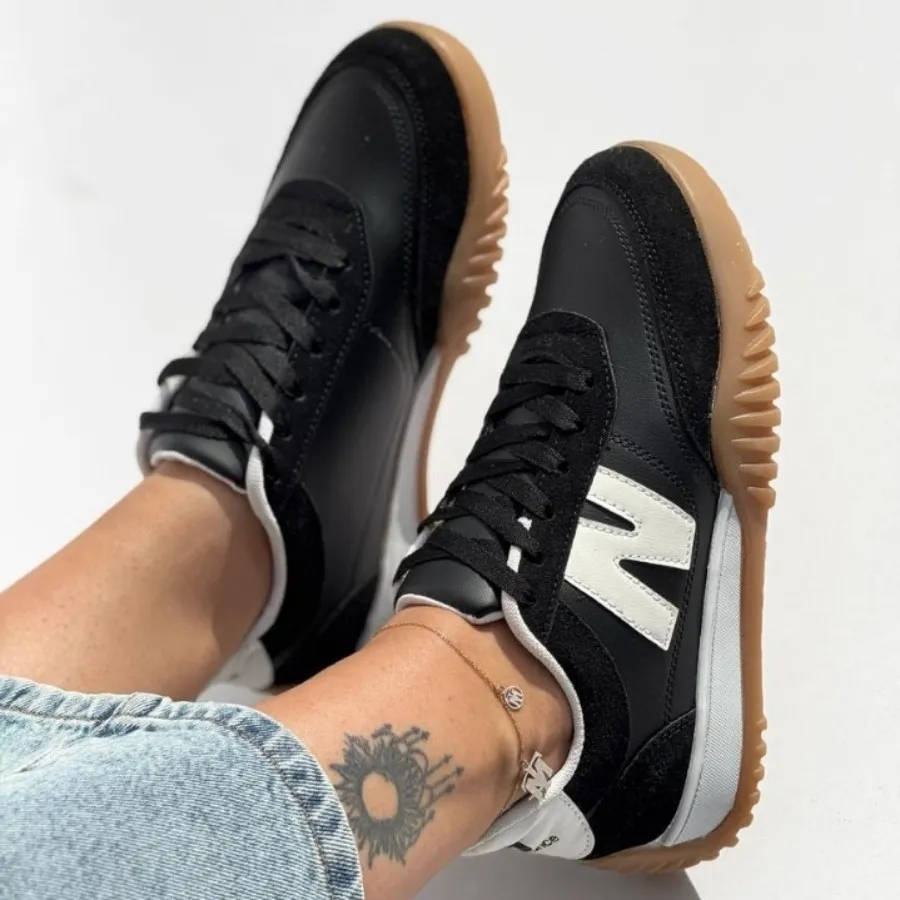 کفش کتانی نیوبالانس