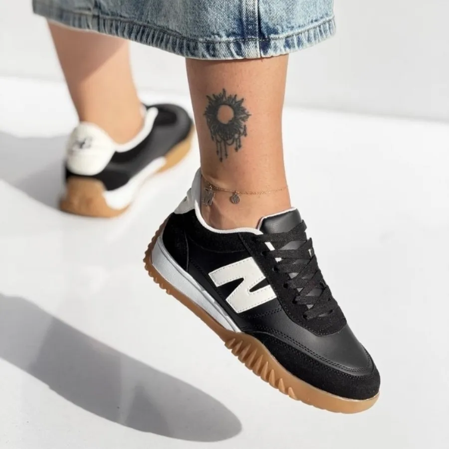 کفش کتانی نیوبالانس