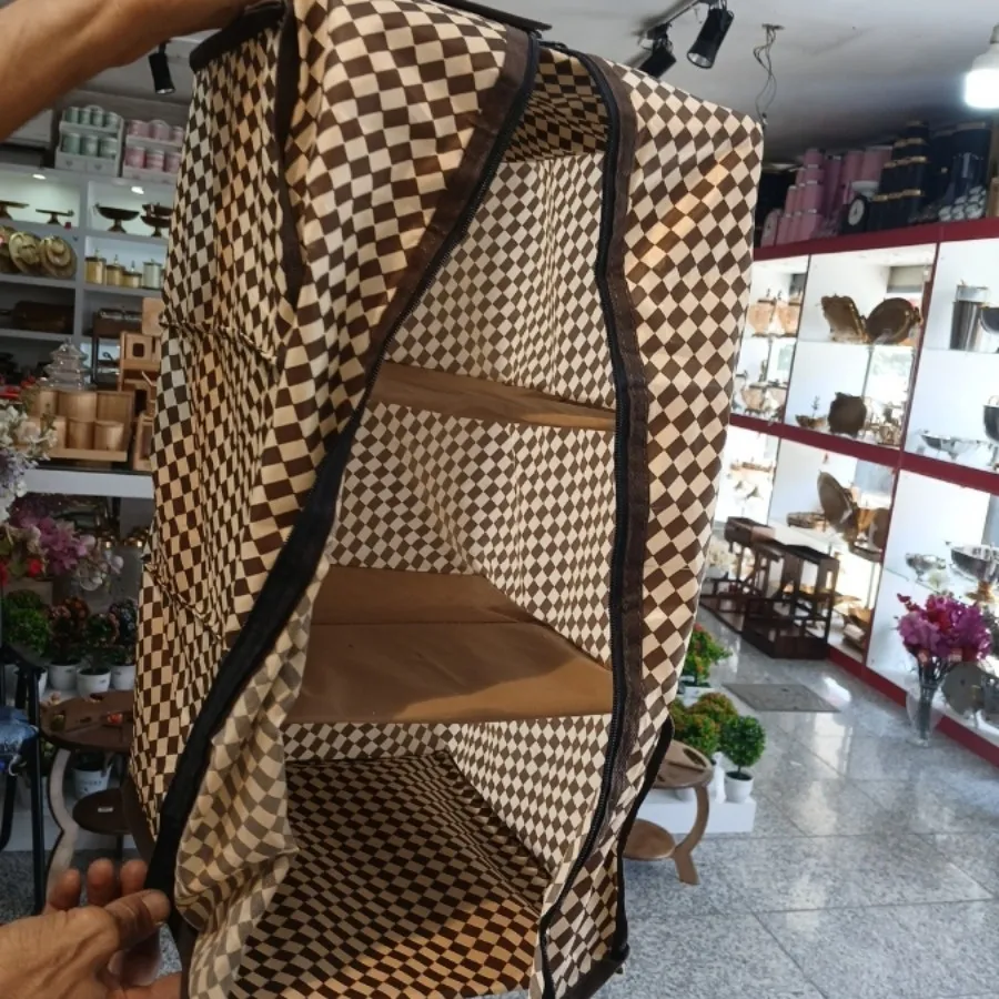 آویز طبقاتی