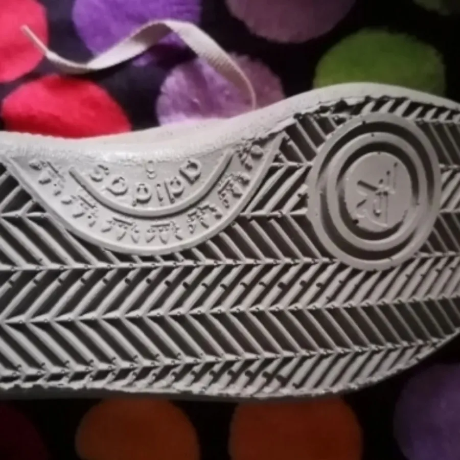 کتونی اورجینال ادیداس