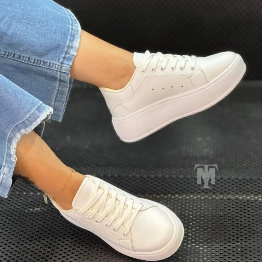 کفش کتانی شیک و جدید