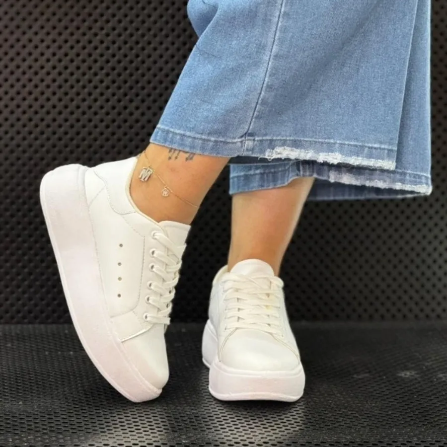 کفش کتانی شیک و جدید