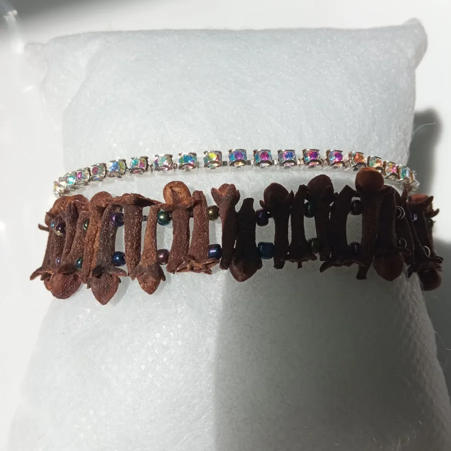 دستبند میخک