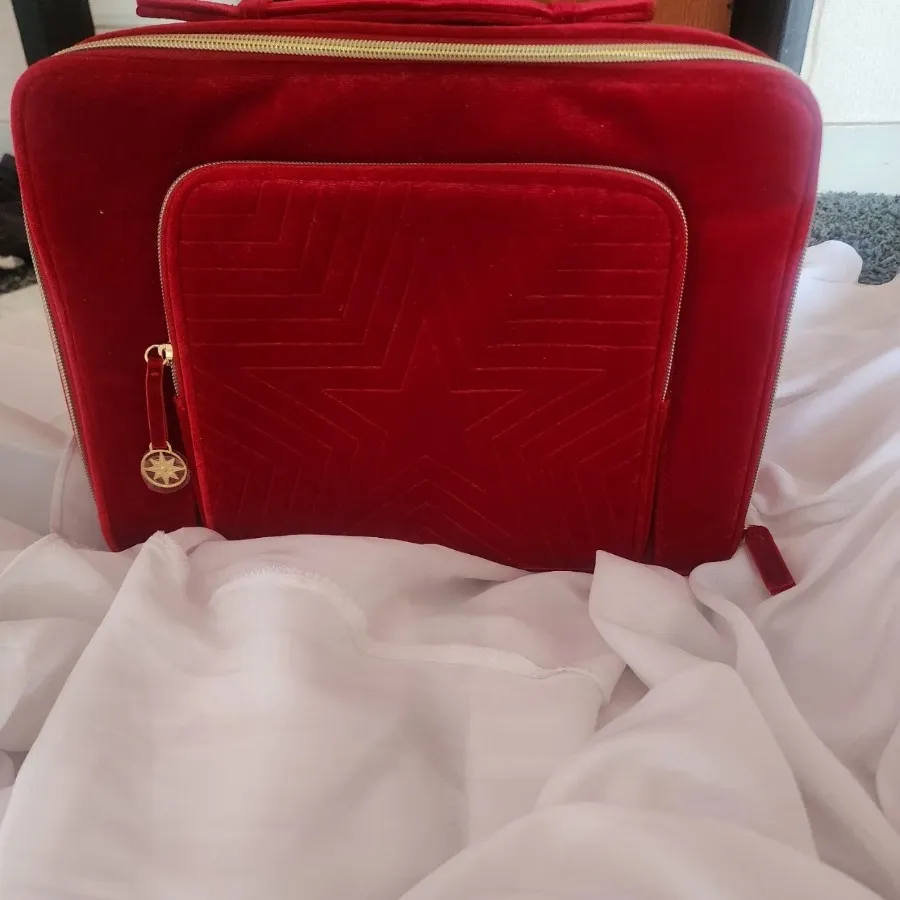 کیف مخملی Estée Lauder