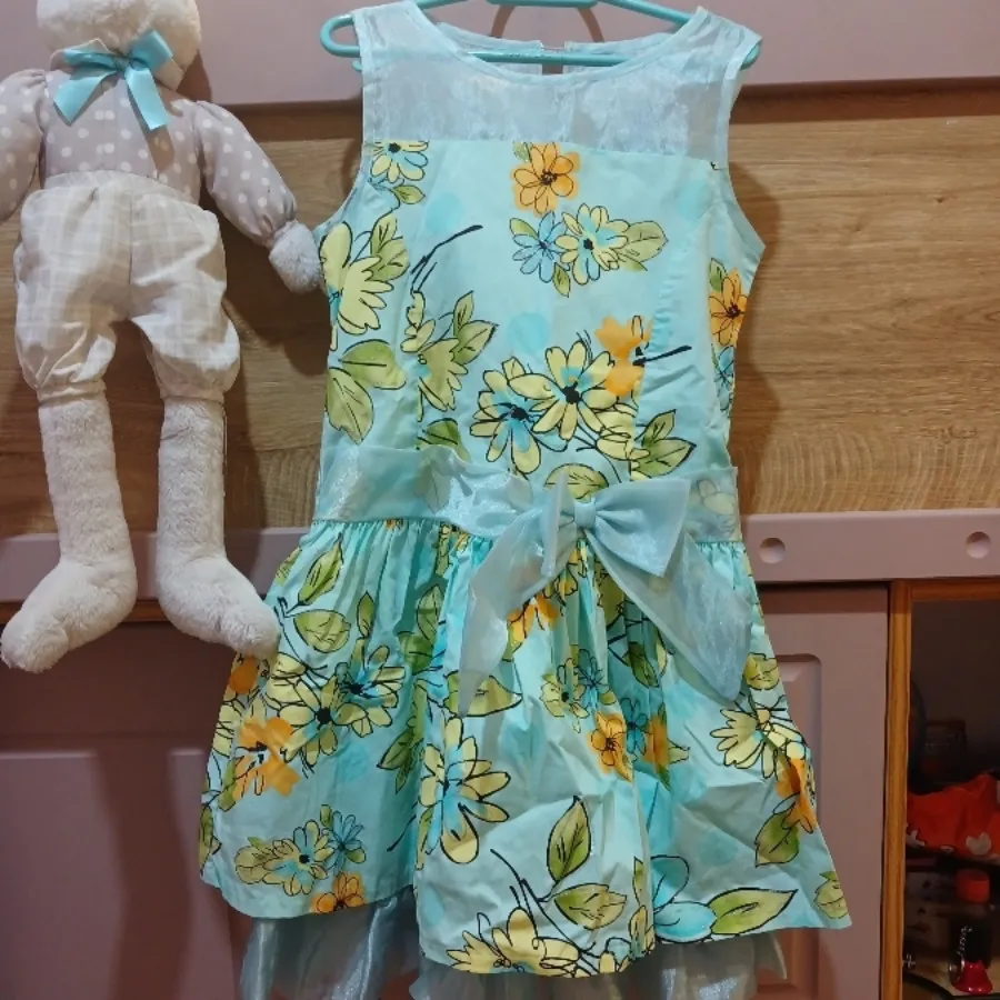 پیرانه دخترانه