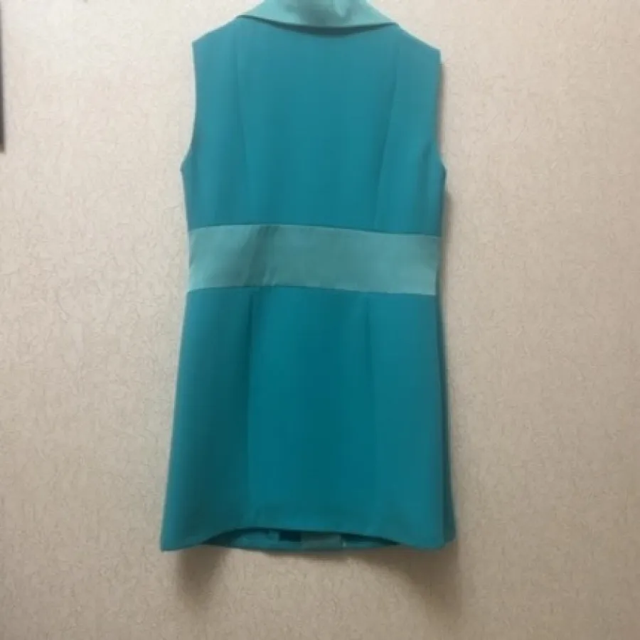 سارافن و دامن فیروزه‌ای