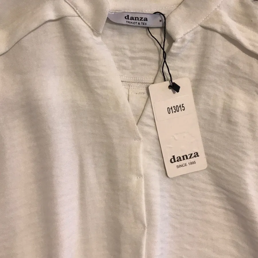 شومیز سفید دانزا