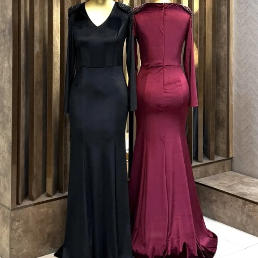 پیراهن مجلسی پوشیده