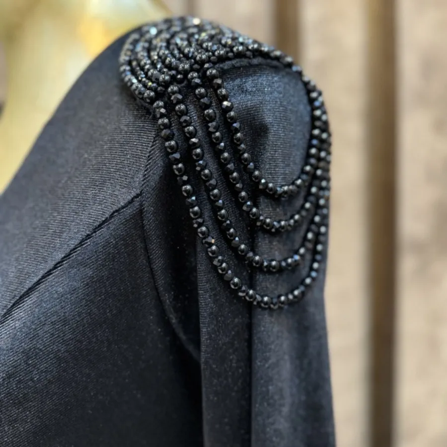 پیراهن مجلسی پوشیده