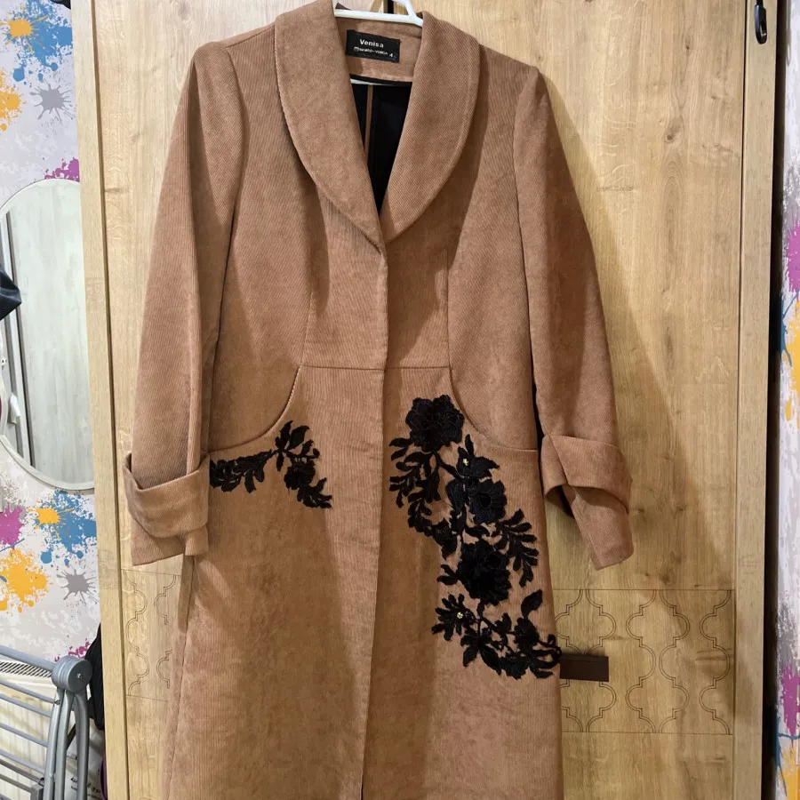 مانتو گلدوزی