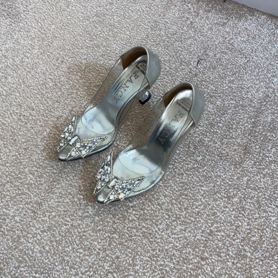 کفش سیندرلایی