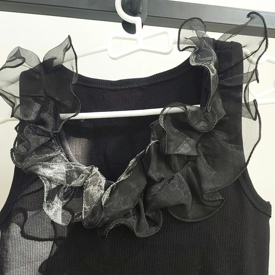 تاپ یقه توری