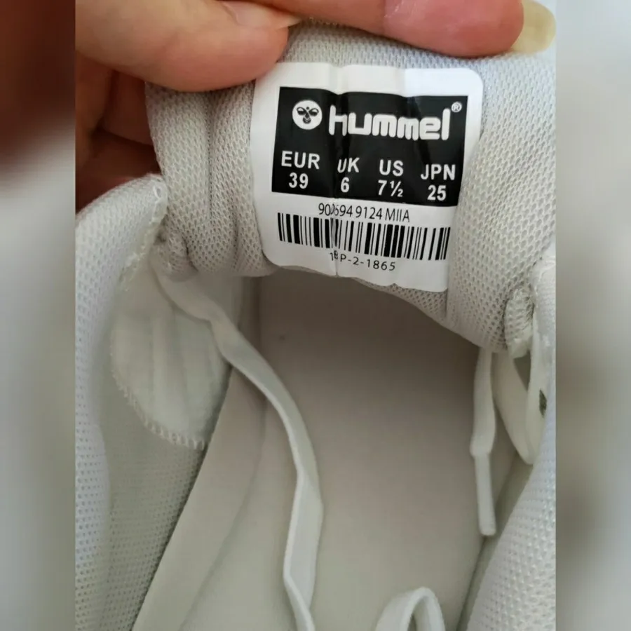 کتونی ورزشی Hummel