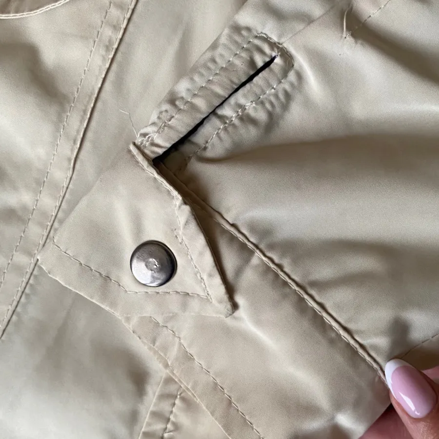 کاپشن شیری رنگ