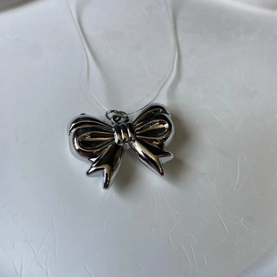 گردنبند بند نامریی