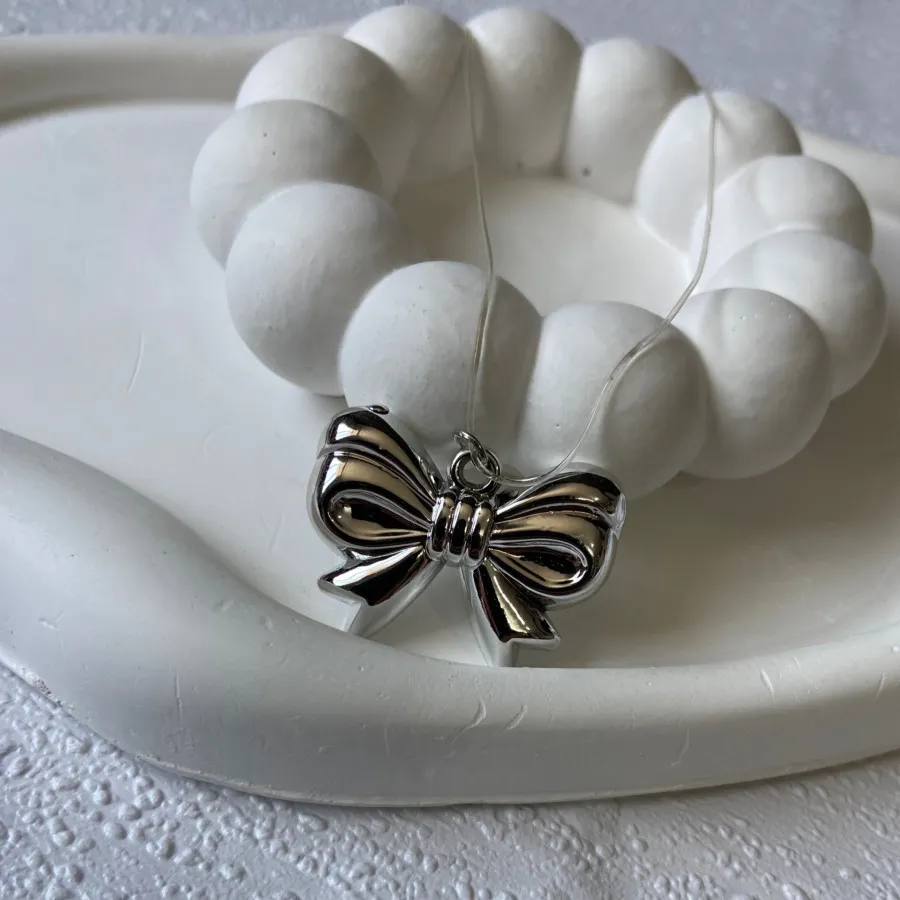 گردنبند بند نامریی