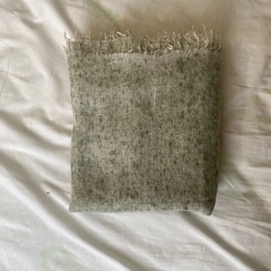 شال کنفی ابرو بادی