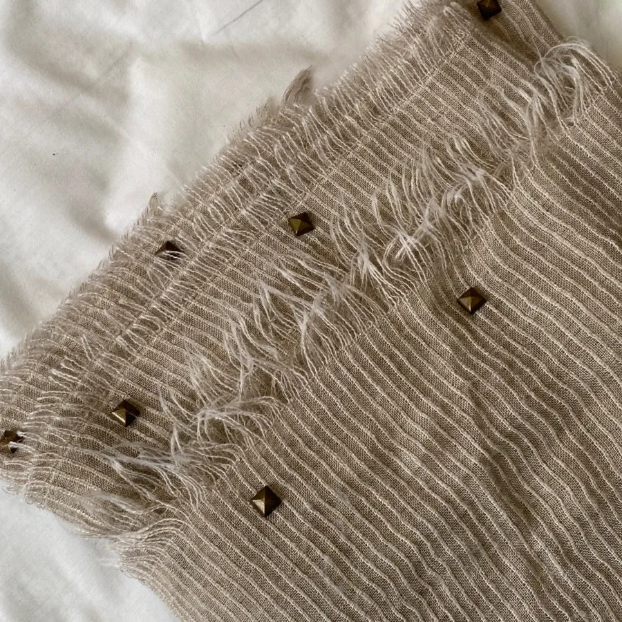 شال نخ رنگ کرم خاکی